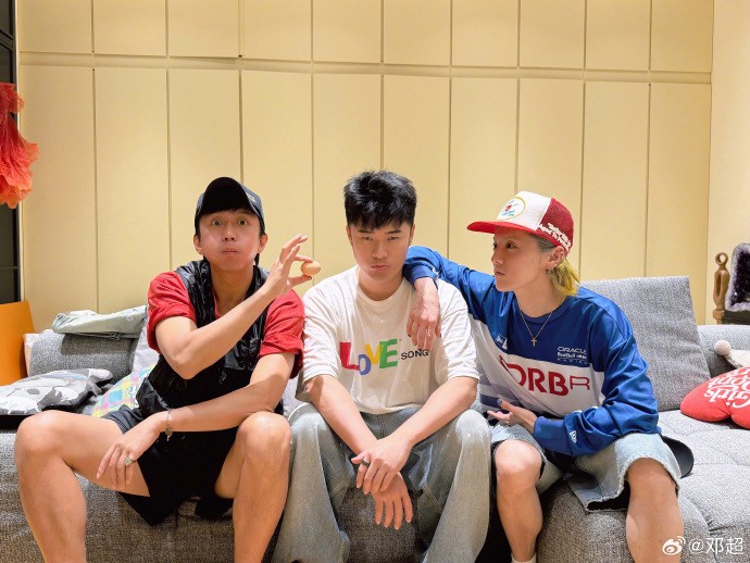 鹿晗鄧超十年兄弟情!約飯變臉引爆熱搜