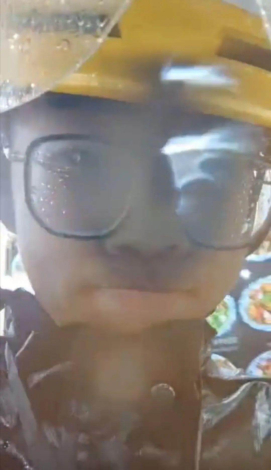 年輕人下班送外賣 有人月入3000元