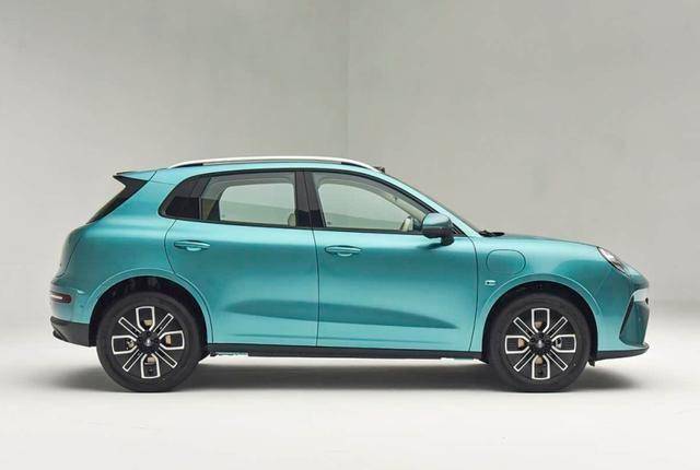 媲美保時捷!配備激光雷達+短刀電池,網(wǎng)友:比亞迪元PLUS買早了