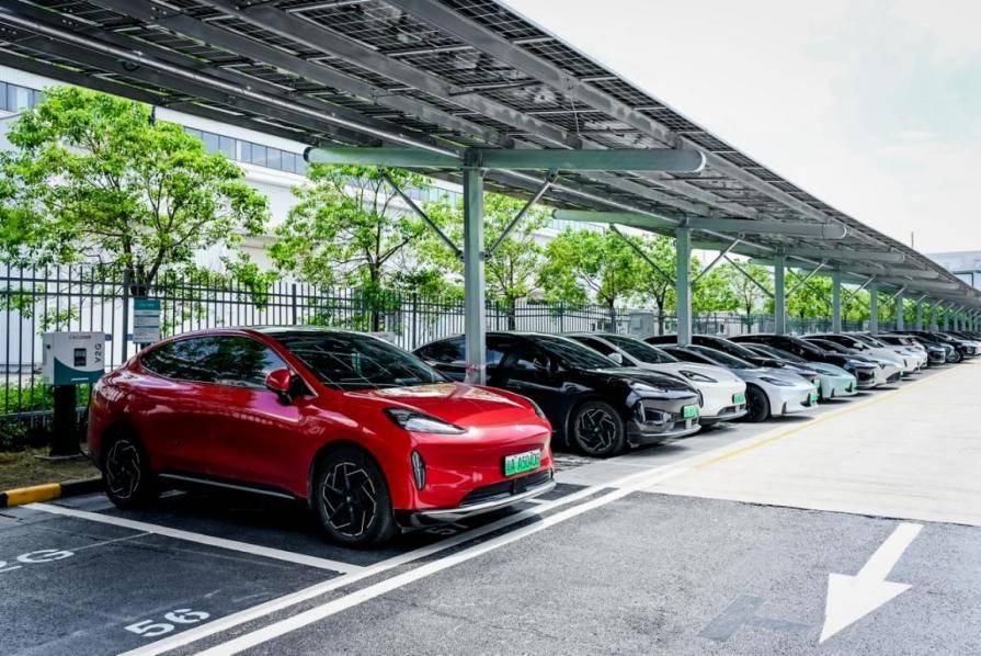 廣汽充電樁破2萬!V2G黑科技讓你的電車可以躺著“賺錢”