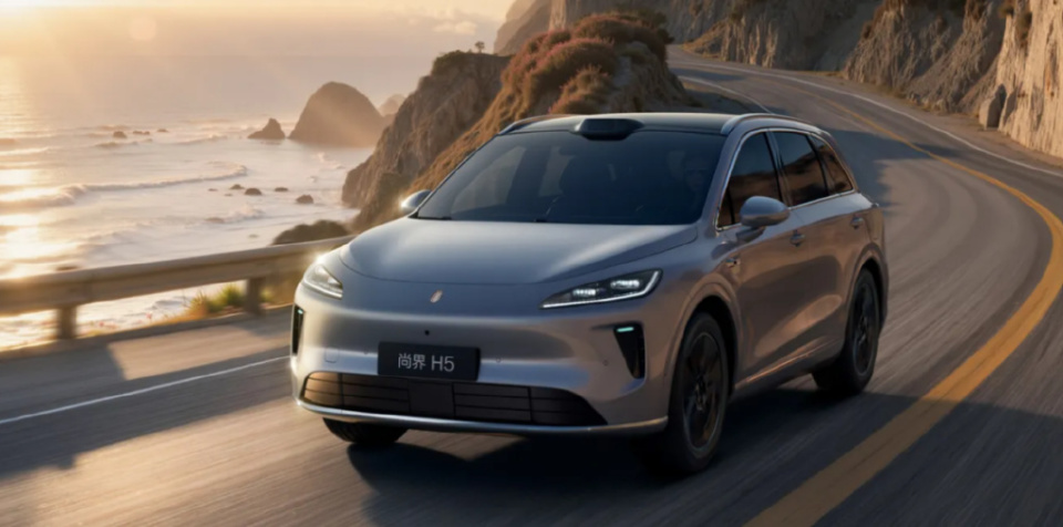 “落后”的燃油車,正用“智”變回擊新能源汽車 圖片