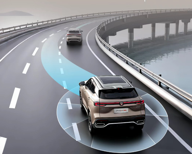 “落后”的燃油車,正用“智”變回擊新能源汽車 圖片