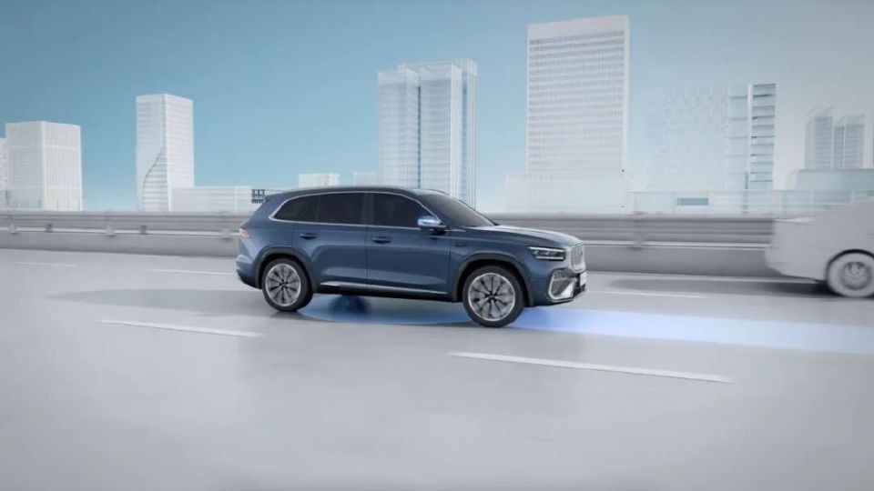 “落后”的燃油車,正用“智”變回擊新能源汽車 圖片