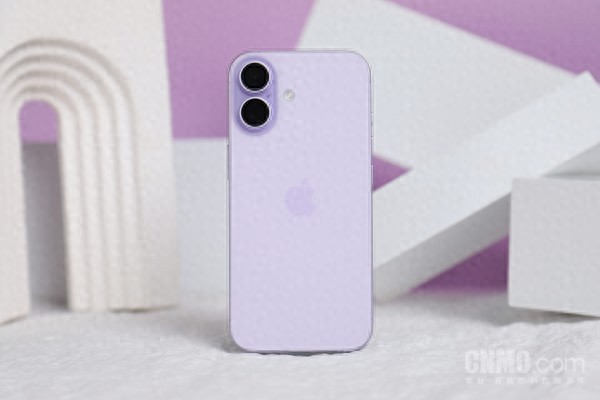 安卓佬的iPhone 17標準版初上手:標準小直屏的典范