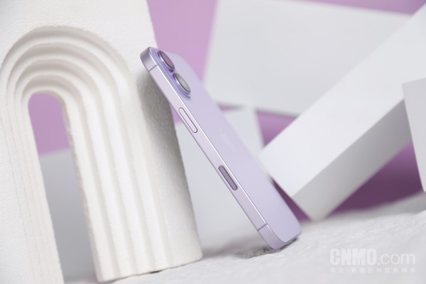 安卓佬的iPhone 17標準版初上手:標準小直屏的典范