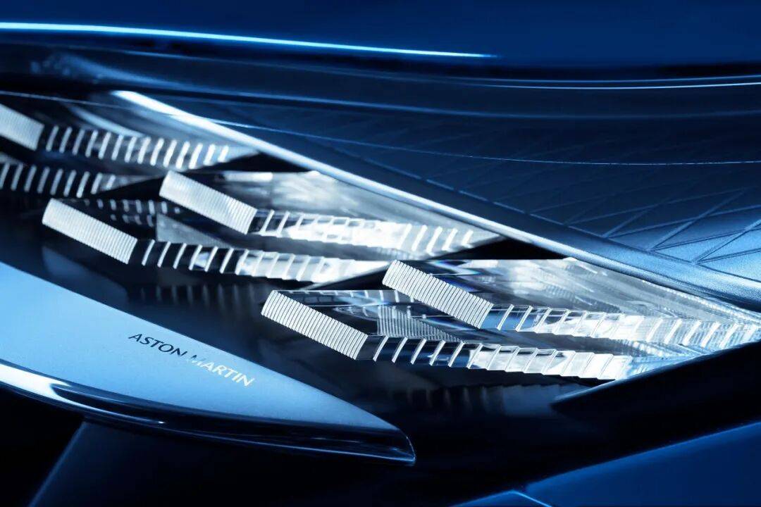 690馬力+鈦合金排氣!阿斯頓·馬丁DB12 S登場官方稱其為DB新旗艦