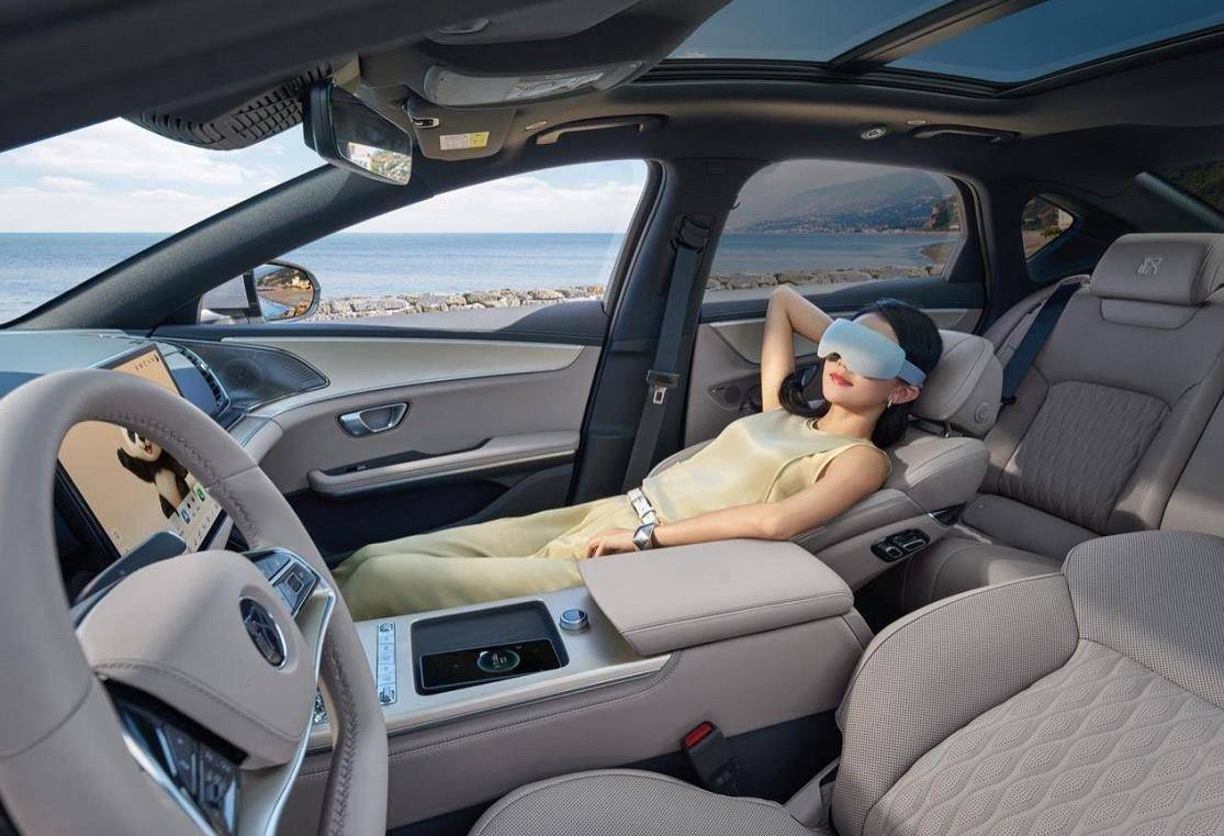 置換價(jià)15.98萬(wàn)起!比亞迪漢長(zhǎng)續(xù)航版上市,六邊形C級(jí)車高能來(lái)襲