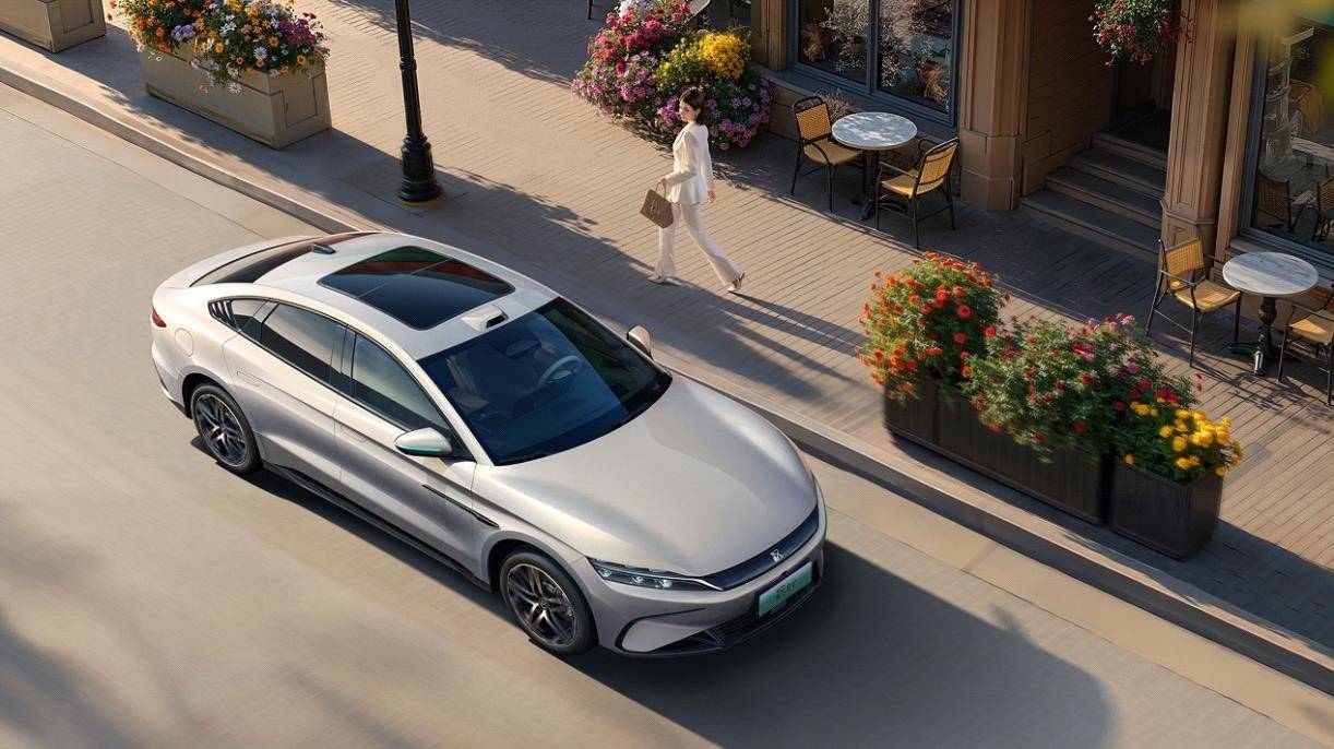 置換價(jià)15.98萬(wàn)起!比亞迪漢長(zhǎng)續(xù)航版上市,六邊形C級(jí)車高能來(lái)襲