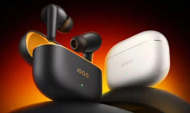 iQOO 15搭載5000萬索尼超級潛望長焦,至高100倍變焦