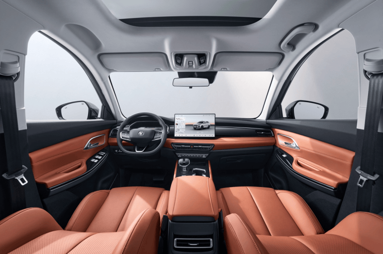 限時價7.59萬元起,長安CS75系列加推7座車型,配天樞智能座艙