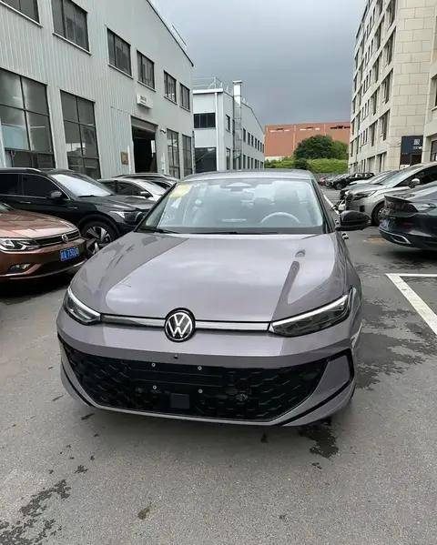 全新大眾朗逸Pro實車到店!兩種前臉可選,換裝電子懷擋