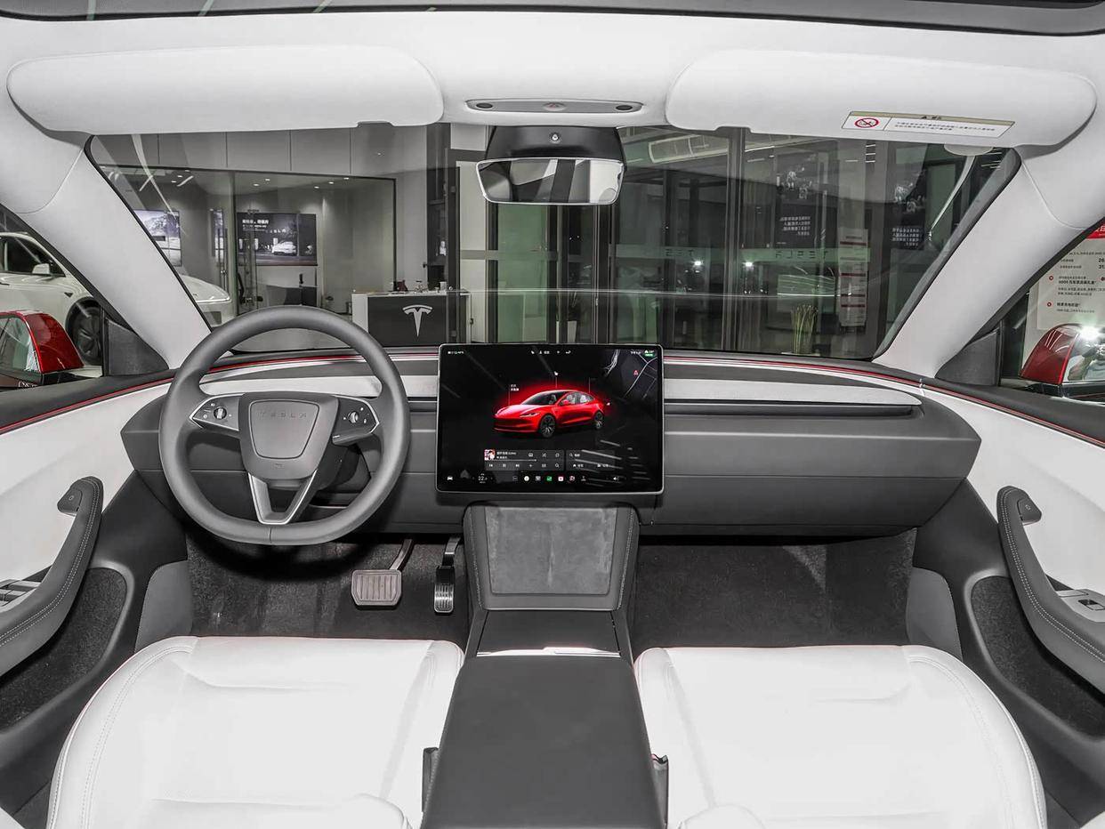 23.55萬(wàn)起步價(jià),新特斯拉Model 3亮相,外觀科技感更強(qiáng),配置更智能