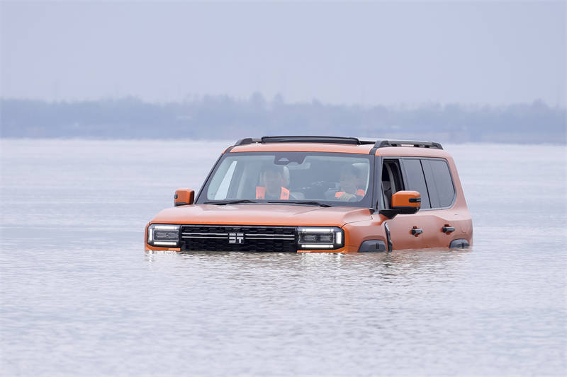 32.99萬元起售,縱橫G700捅破了奇瑞的價格天花板