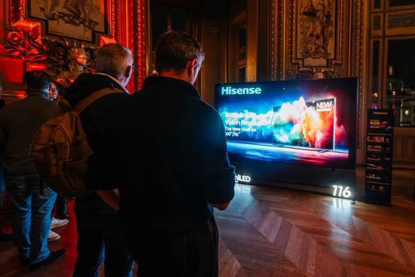 海信RGB-Mini LED電視攜手帝瓦雷亮相巴黎歌劇院