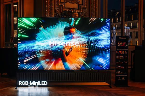 海信RGB-Mini LED電視攜手帝瓦雷亮相巴黎歌劇院