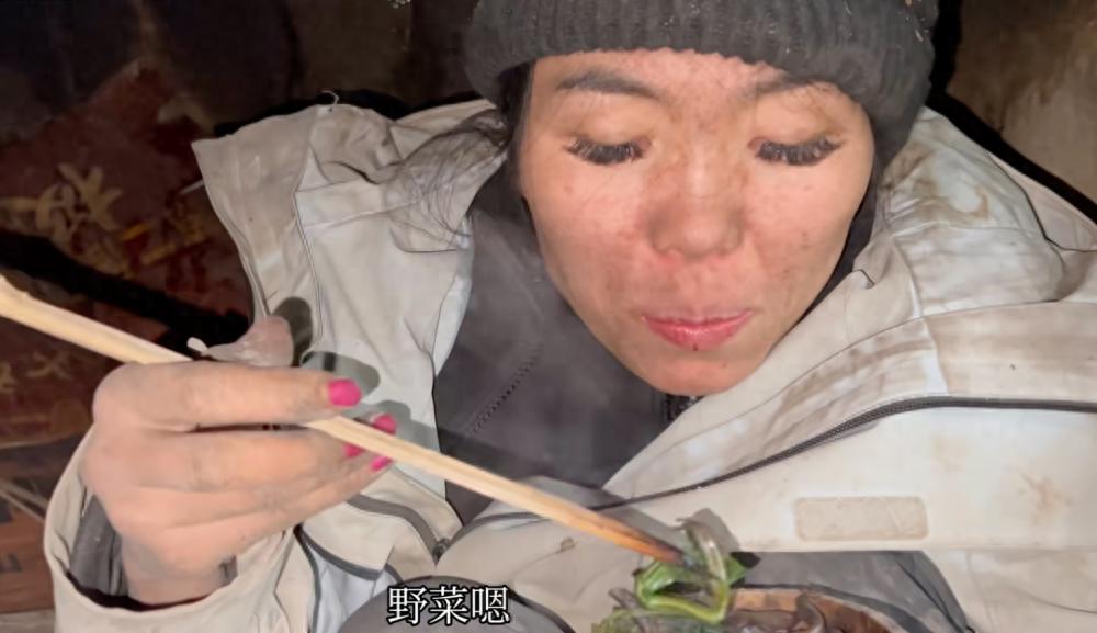 荒野求生第30天,“奪冠熱門”河南退伍特種兵退賽!此前已瘦25斤,身體達(dá)缺鹽極限,將出去找工作